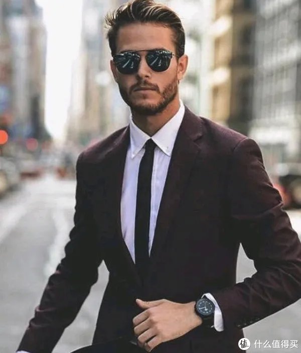 西装外套扣子到底系几颗,你系对了没?一点西装着装礼仪(请收藏)
