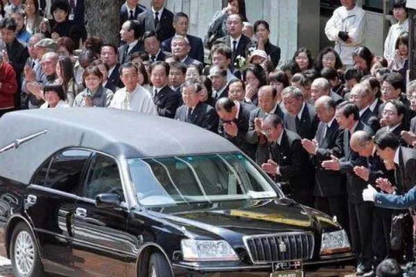 日本最大的黑帮山口组,为何会走向被分裂的局面?