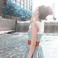 好看的女生头像背影 侧脸,带牛仔帽的