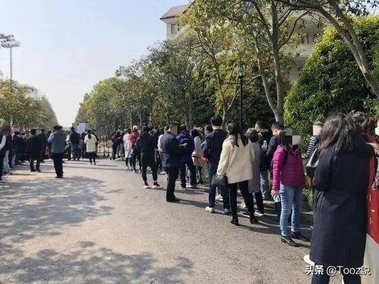 中国一季度GDP同比下降6.8％，现在投资房产会赚吗？