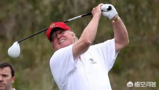 美国新冠疫情死亡人数接近10万,特朗普却去打高尔夫你怎么看?