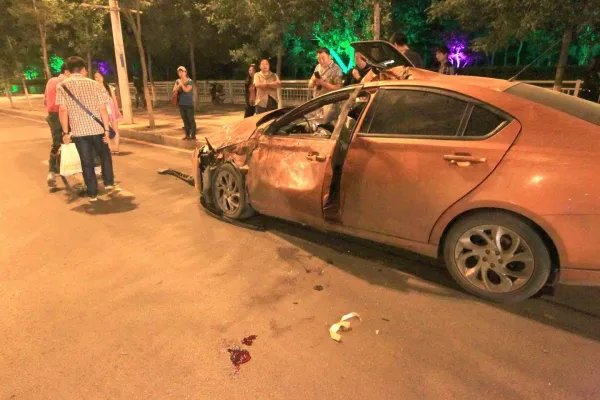 别车泼咖啡案车主被判拘役3个月，你觉得判决结果合理吗？