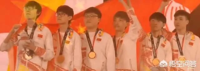 RNG赛后采访中，小虎一句话不小心透露Uzi“退役在即”，网友：猜到了，你怎么看？