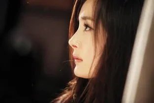 网红阿沁喜欢拍侧脸，你会觉得自己的侧脸比较好看吗？