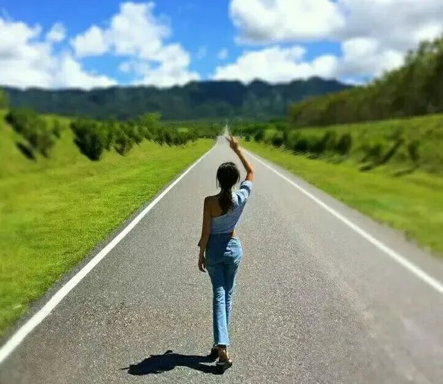 女子带骨灰乘车被拒载，怎么评价司机的行为？