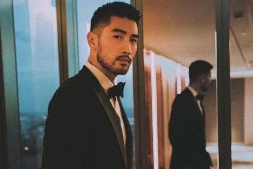 高以翔女友连夜守灵，缘分尽了该何去何从？