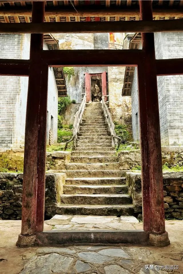 有什么入门单反推荐?跪谢？