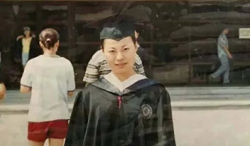 北大破例给她办葬礼，撒贝宁致悼词，寒门才女张培祥经历过什么？