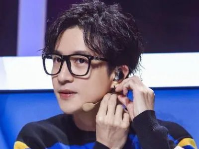 在节目中，杨超越说薛之谦玩笑一点也不好笑，她是否太直接了？