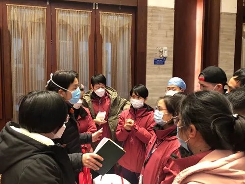 新“洪湖赤卫队”：这里是战疫一线，他们是勇士！