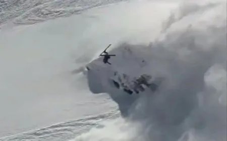 男子滑雪引发雪崩,雪崩时如何逃生?