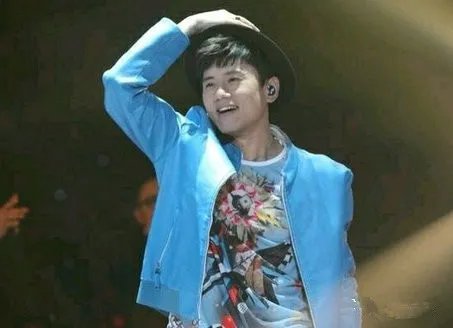 张杰我是歌手图片集锦  《我是歌手》张杰获认可