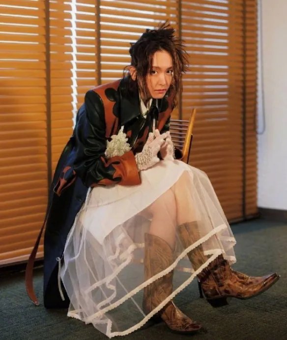 33岁新垣结衣曝大量新杂志写真！风格百变 美帅兼备