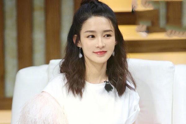 李沁求生欲满满，是娱乐圈的一股清流，她凭什么得到如此称赞?