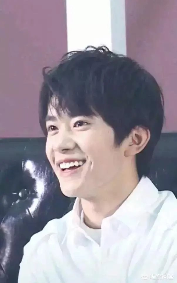 易烊千玺小时候的牙缝为何消失了？