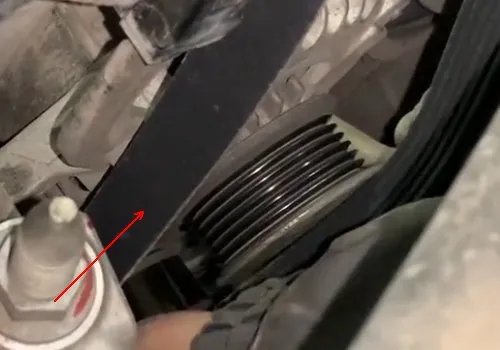 东风标致307发电机皮带是怎么装的有没有图片的谢谢是1.6的发动机