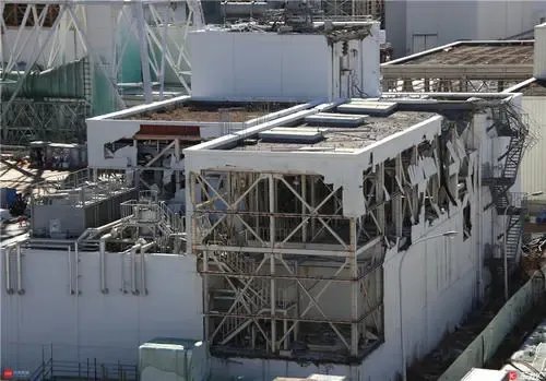 日本九州岛附近海域发生5.2级地震，此次地震的震源深度是多少？