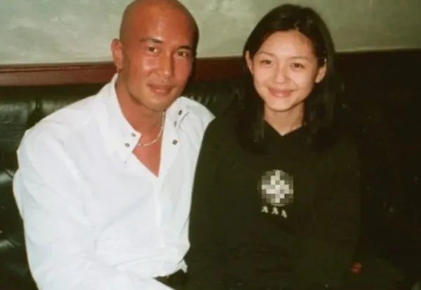 大S再婚嫁前任，他们的爱情故事是怎样的？