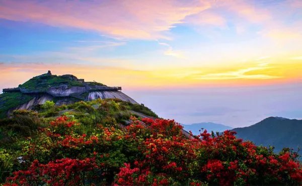 福建的金饶山和冠豸山哪个比较好玩？