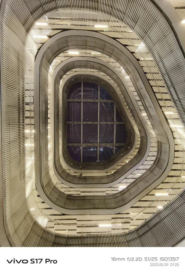 【有料评测】vivo S17 Pro全面评测：一眼心动的水墨山水图