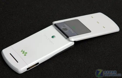 超薄动作音乐手机 索尼爱立信W508评测