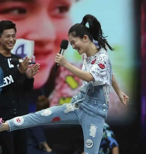 郑恺郭采洁快乐大本营哪一期  全新大型对抗惊喜降临