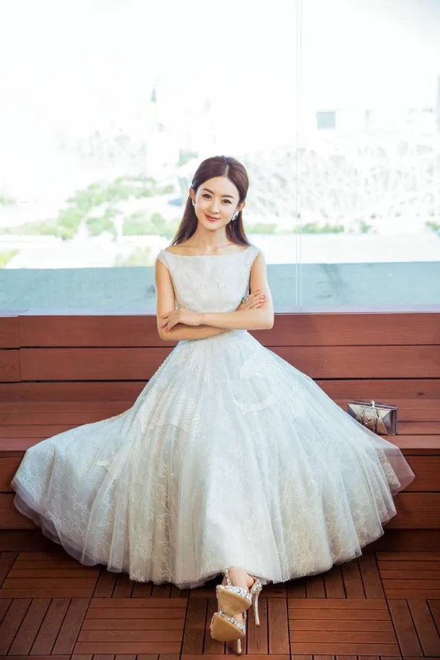 赵丽颖头发越来越短,短发适合怎样的脸型?