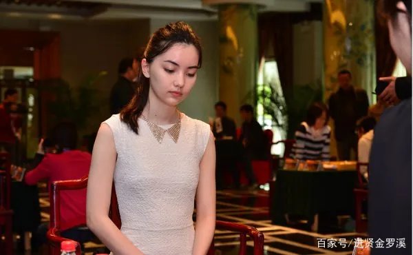 台湾天才围棋仙女黑嘉嘉，为何选择涉足娱乐圈？