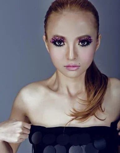 超女胡灵整容后大方承认  PK萧亚轩做完美艺人