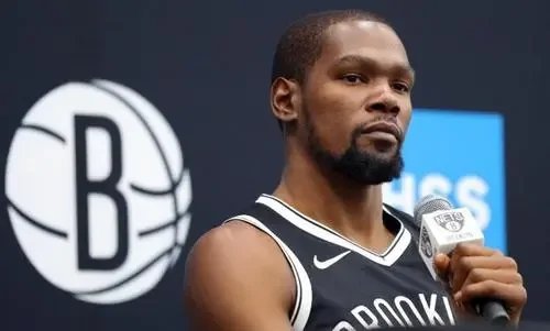 杜兰特因比赛将球扔观众席被罚25000美元，你觉得这个惩罚力度如何？