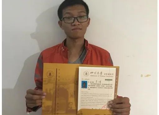 高分拒绝清华北大选择了哪所大学？