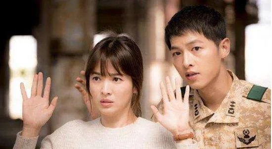 为什么说宋慧乔宋仲基的感情变化比合作电视剧《太阳的后裔》还精彩？