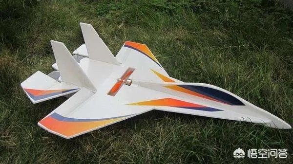 第一次买无人机大概多少钱的可以，容易上手么？