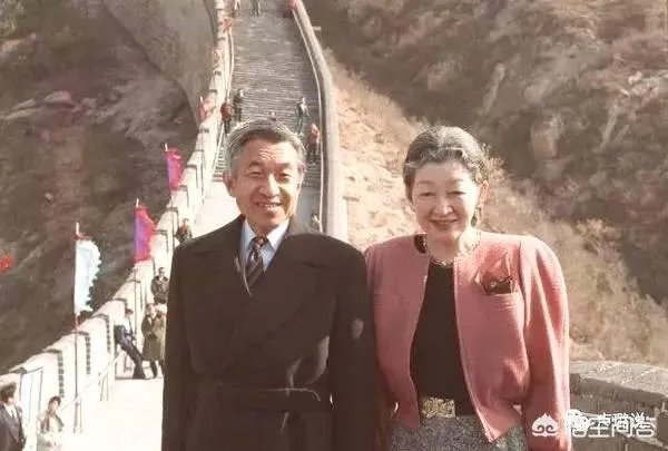 日本天皇为何现在退位?