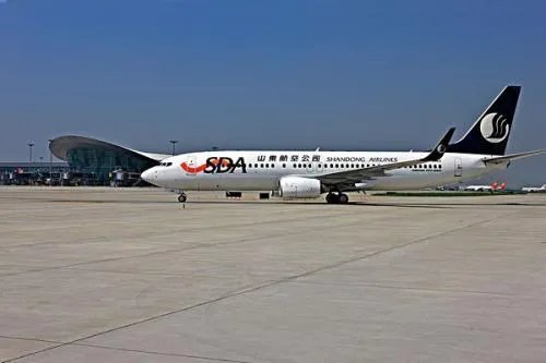 飞机紧急迫降的时候为什么要放掉大量的燃油？