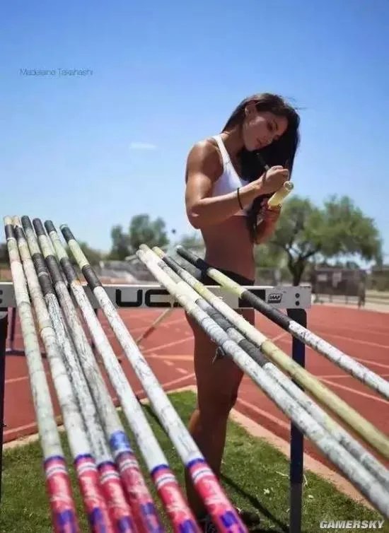 19岁因一张照片惊艳世界 最美撑杆跳女神Allison Stokke