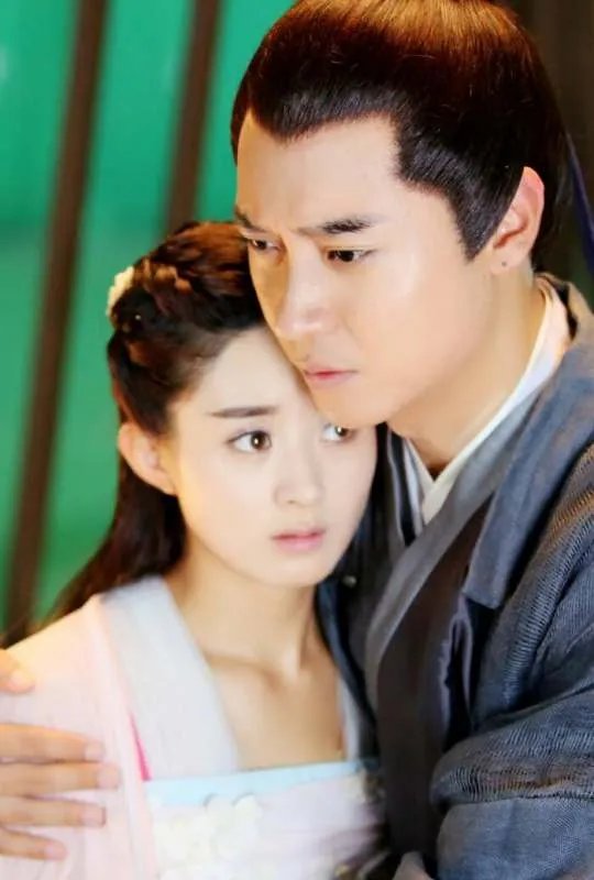 结婚12年，老妻少夫波折多，50岁的香港女星洪欣现状如何？