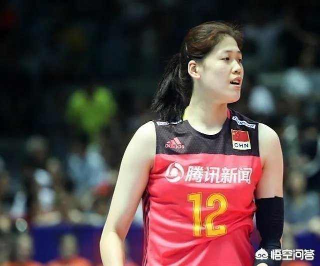 世联赛半决赛上，中国女排对战美国第三局比赛落后时换上李盈莹，之后中国队25-18拿下第三局，你怎样看？