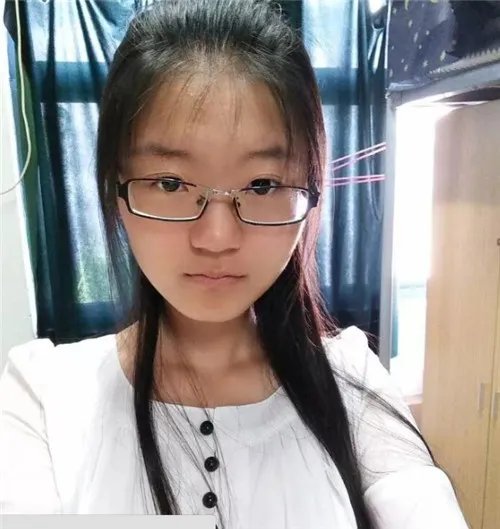 学霸情侣直博清华 晒录取通知书成最美爱情典范