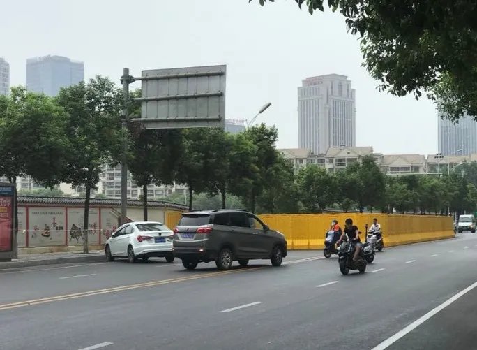 南昌路面突发塌陷的真实原因是什么？