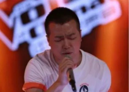 中国好声音纪海星翻唱狐狸未获转身 成第二季首个零转身学员