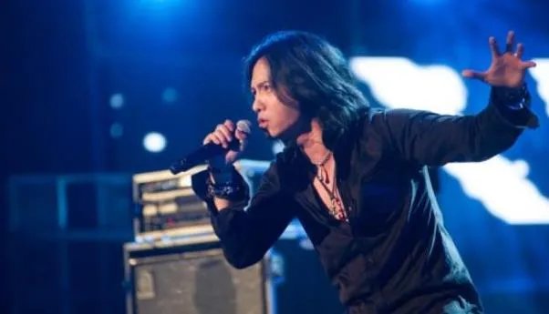 张淇是黑豹的第几任主唱,黑豹主唱张淇女友