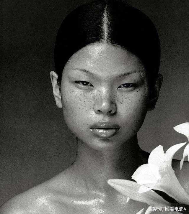 吕燕被称国内“最丑”超模，却嫁法国豪门，如今过得怎样？