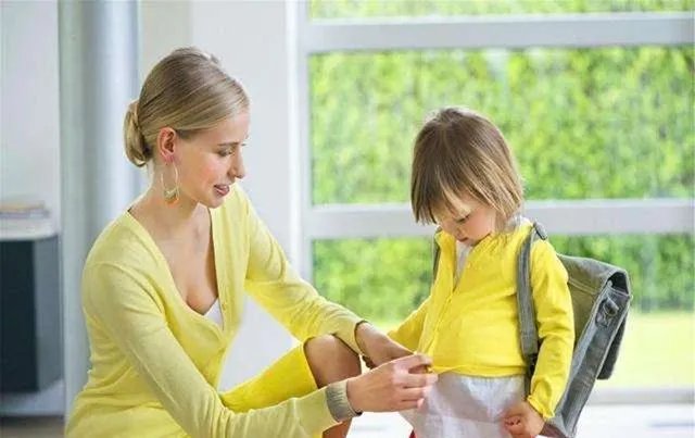 让孩子越穿越自卑很多父母却假装看不到的衣服是哪些？