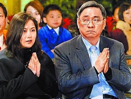 王文洋宠爱女儿王思涵  却不愿为吕安妮身份正名