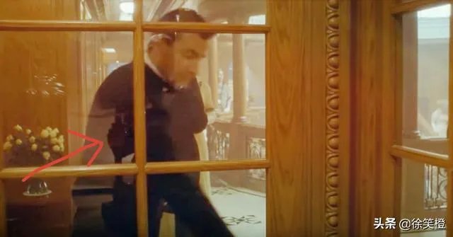 老版《泰坦尼克号》里面的穿帮镜头你知道吗?