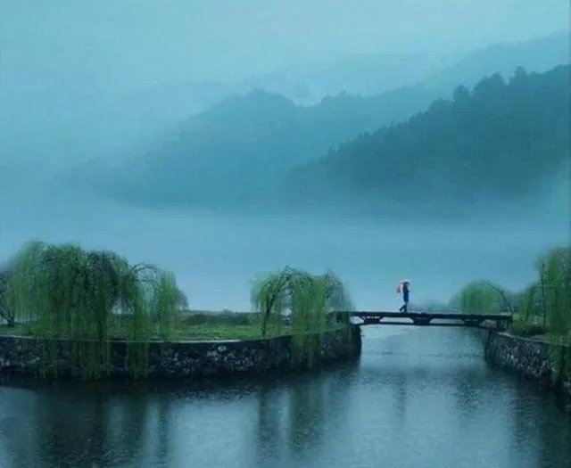 上联：深秋红叶写离歌，一宵千卷恨？