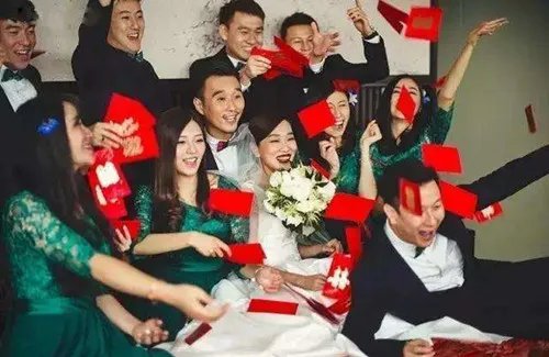 伴娘红包一般给多少  伴娘的红包是男方给吗