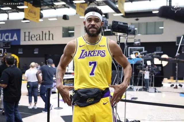 詹姆斯36+10，湖人结束五连败，你怎么看这场比赛？
