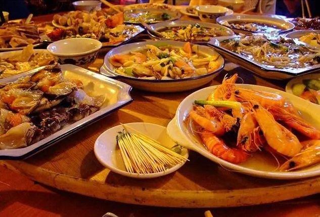 结婚前一天晚上的宴会叫什么 结婚前一天晚上的宴会词怎么说